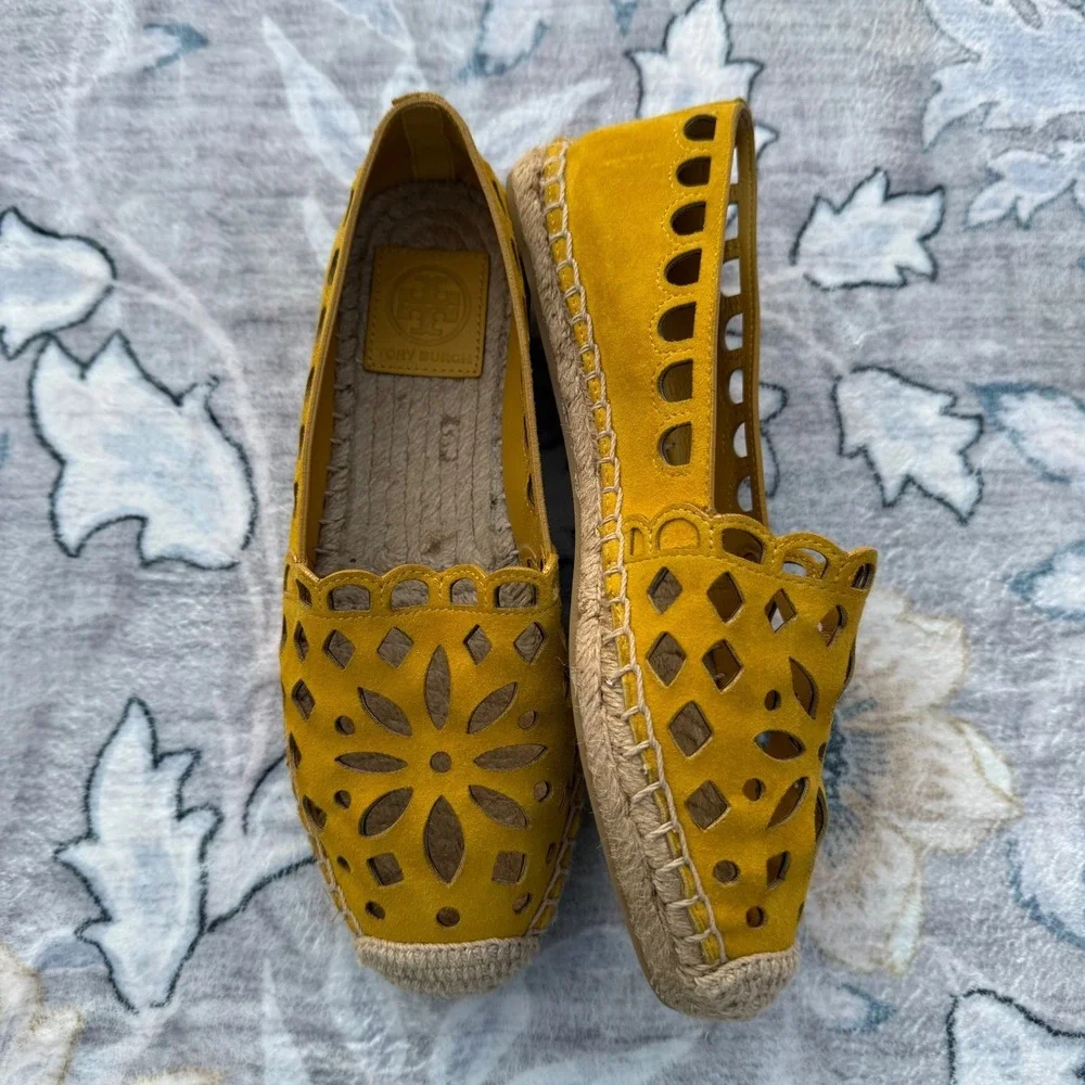 NWOT Tory Burch May Flat Espadrille Womens 6 Yellow Laser Cut Suede‎ SlipOn